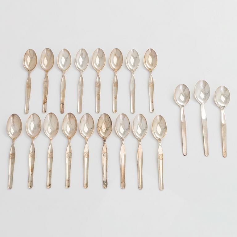 Tapio Wirkkala, A set of 17 'Tapio' silver coffee spoons, Kultakeskus Hämeenlinna 1959.