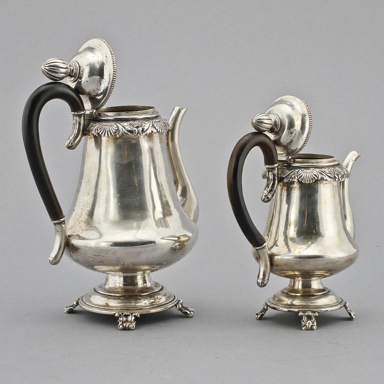 KAFFEKANNA, TEKANNA, CHOKLADKANNA samt GRÄDDKANNA, silver, Johann Seethaler, Tyskland, 1800-talets första hälft.