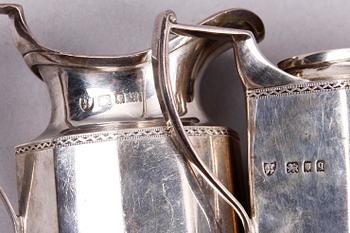 SOCKERSKÅL SAMT GRÄDDKANNA, silver, London, England, 1931.