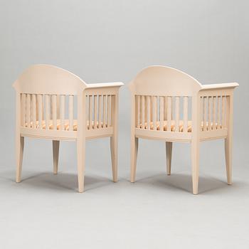 Eliel Saarinen, karmstolar, ett par, "White Suite (Hvitträsk)", Adelta 1980-tal.