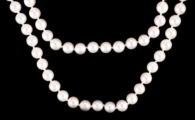 COLLIER, odlade rosa tonade saltvattenspärlor, lås 18k vitguld med små diamanter och pärla. Ca1980/90-tal.