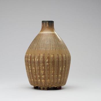 A Wilhelm Kåge 'Farsta' stoneware vase, Gustavsberg Studio 1953.