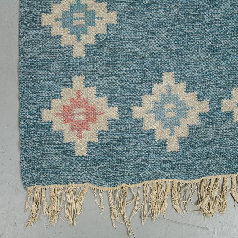 Matto, flat weave, ca 202,5-204 x 137-138 cm, signed IB.