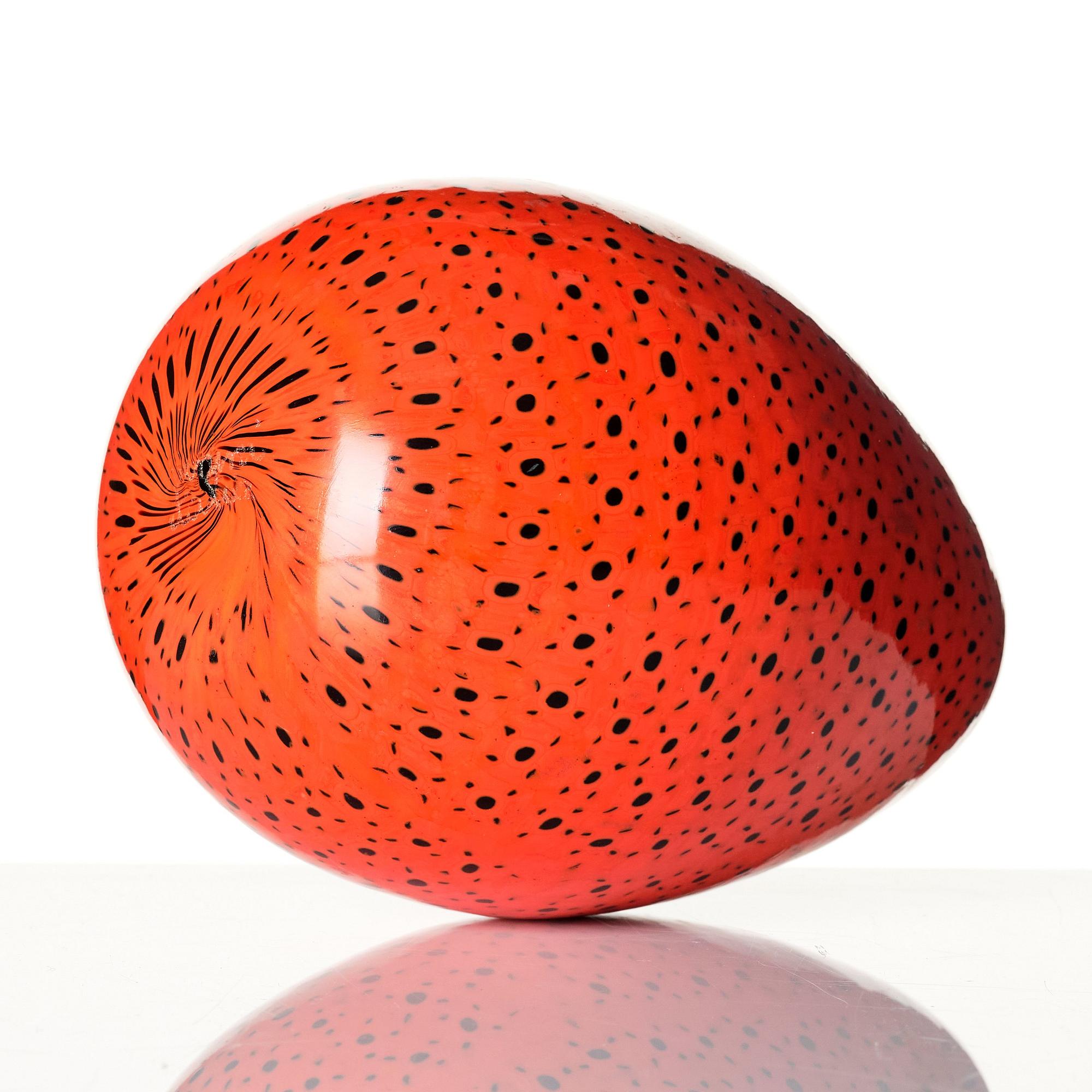 Ludovico Diaz De Santillana, a "murrine" glass egg sculpture, Venini, Murano 1960s.