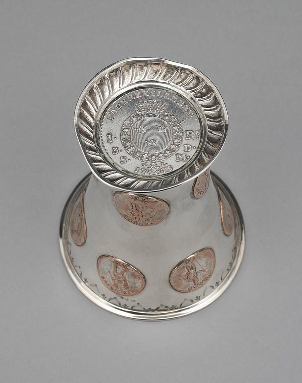 BÄGARE, silver. Sthlm 1898. Vikt ca 163g.