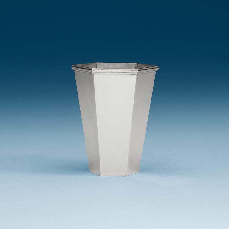 A Wiwen Nilsson sterling hexagonal vase, Lund 1961.