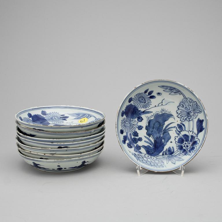 A set of eight dishes, Ming dynasty, 17th Century, with Xuande six character mark.