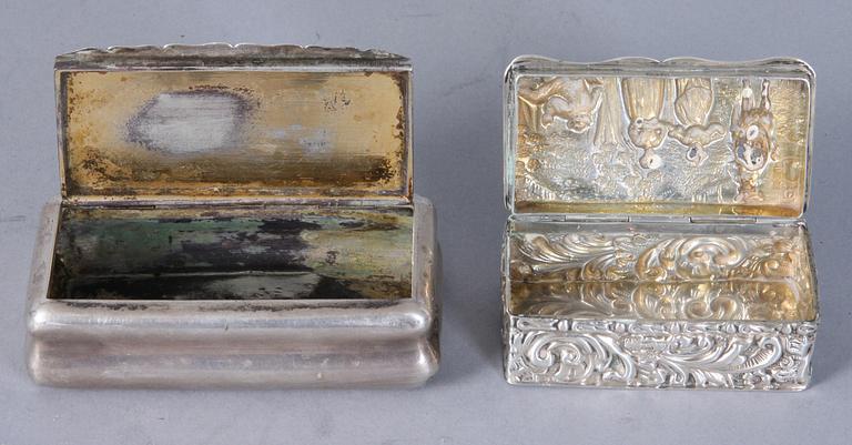 DOSOR, 2 st, silver, Sverige resp England, 1900-tal, 120 g.