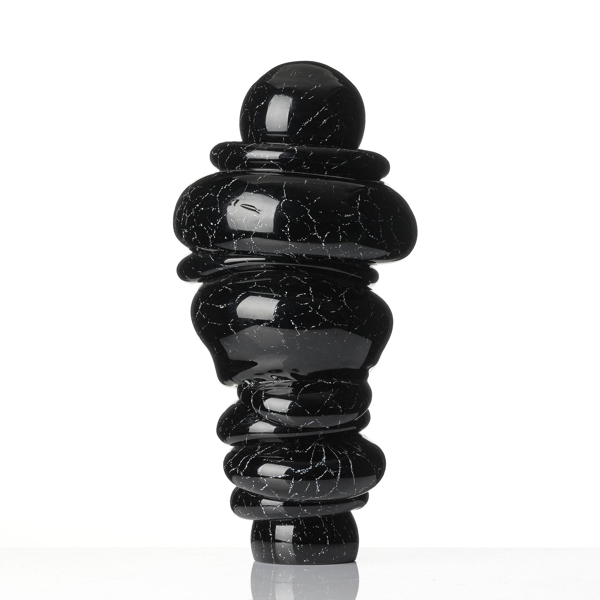 Tony Cragg, "The Spine".
