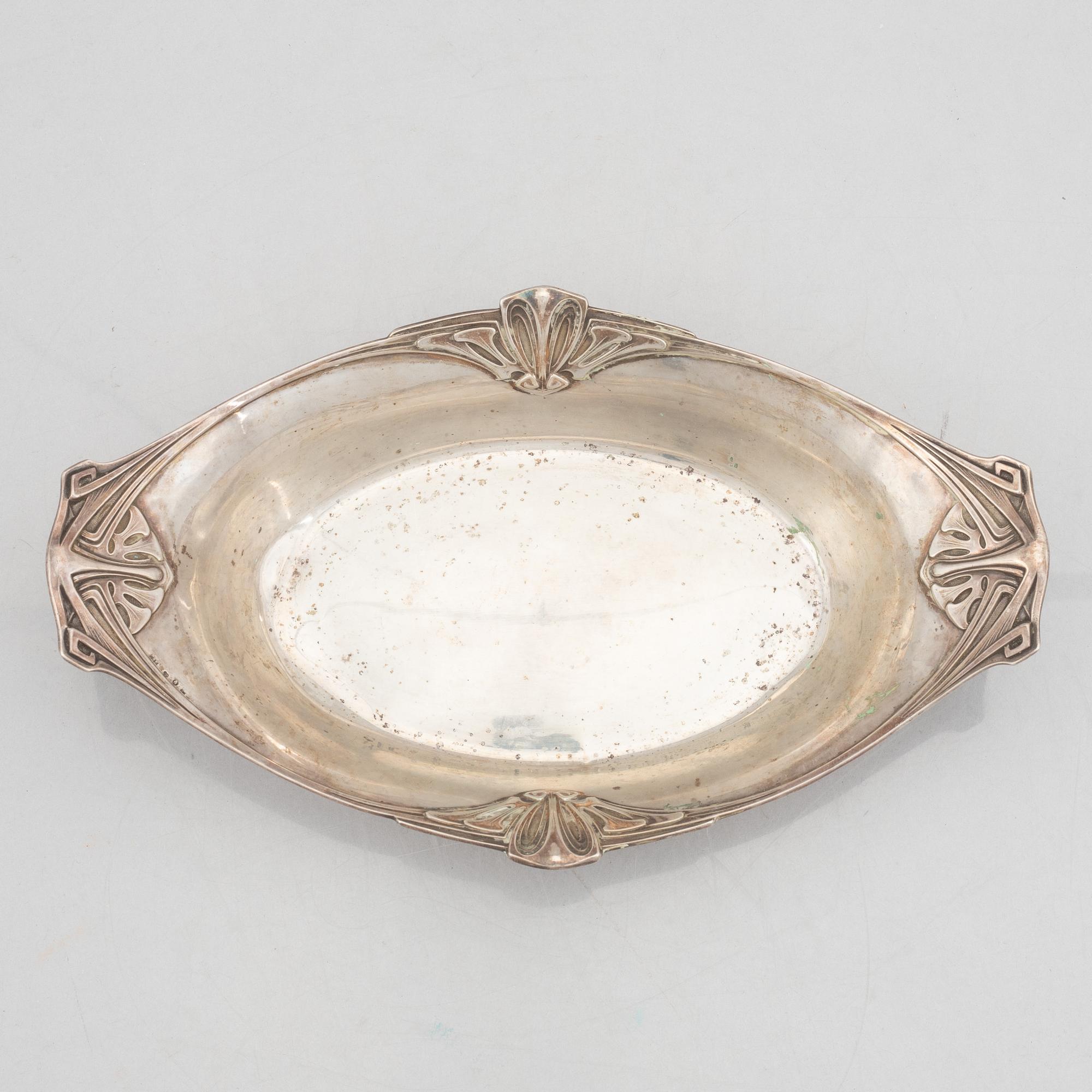 A Swedish silver Art Nouveau bowl, mark of Carl Andreas Kjernås, Gothenburg 1918.