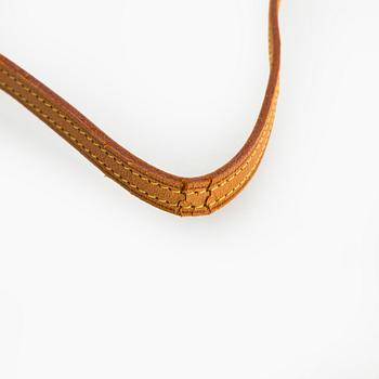 Louis Vuitton, a 'Pochette Twin GM' bag.