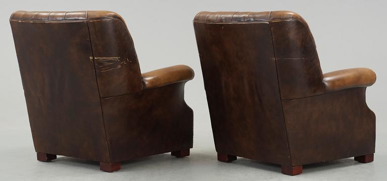 FÅTÖLJER, ett par, chesterfield-modell, 1900-talets andra hälft.