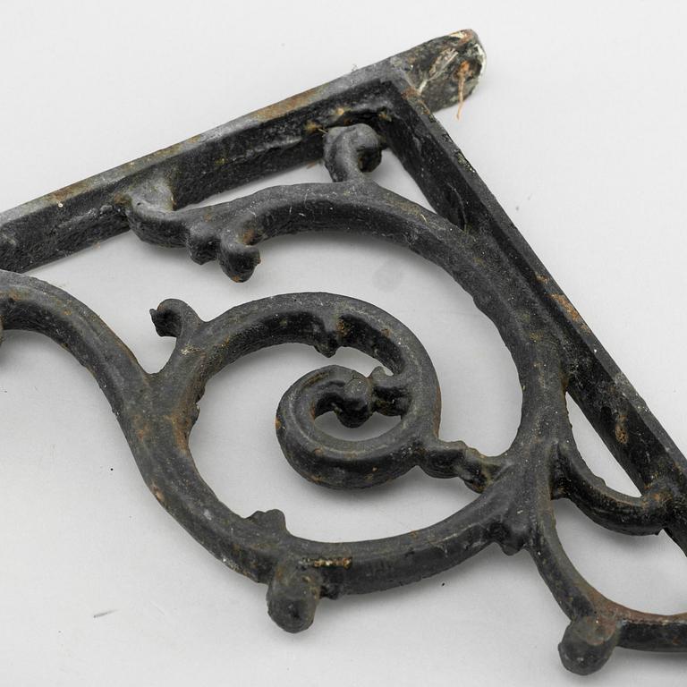 KONSOLER, gjutjärn, smide, 4 par, (8 delar), 1900-tal.
