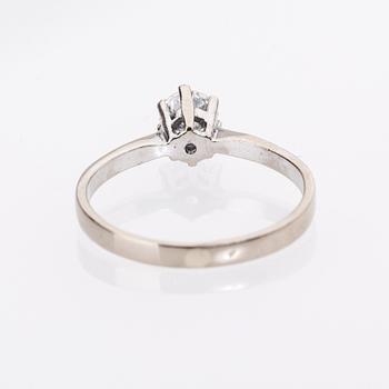 RING, 18K vitguld med briljantslipad diamant, ca 0.47 ct.