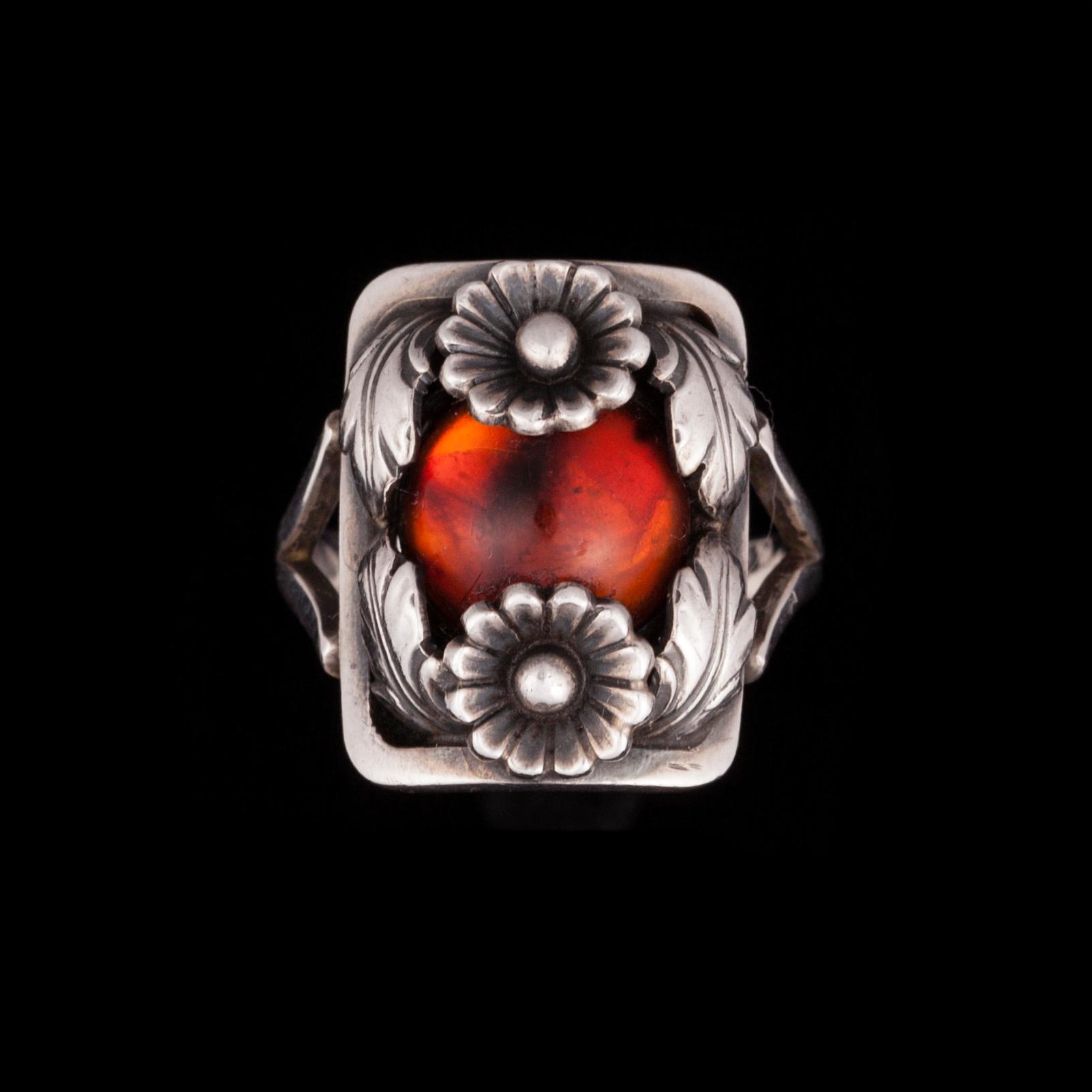 RING, sterling silver, bärnsten, N.E.From Danmark 1900-talets mitt.