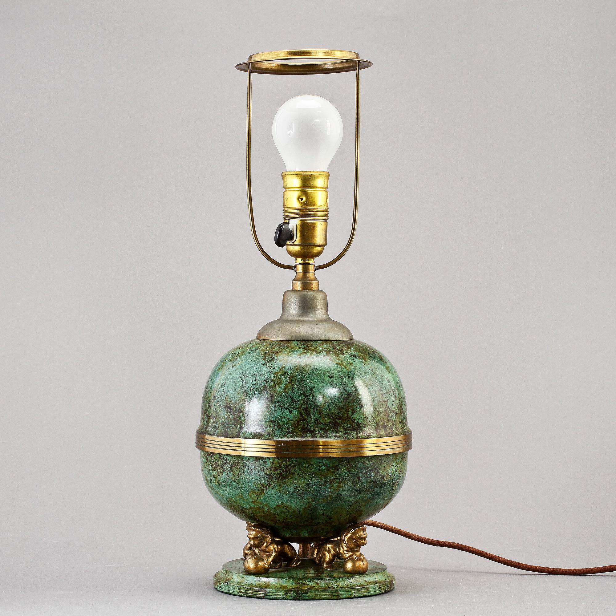 BORDSLAMPA, 1900-talets första hälft.