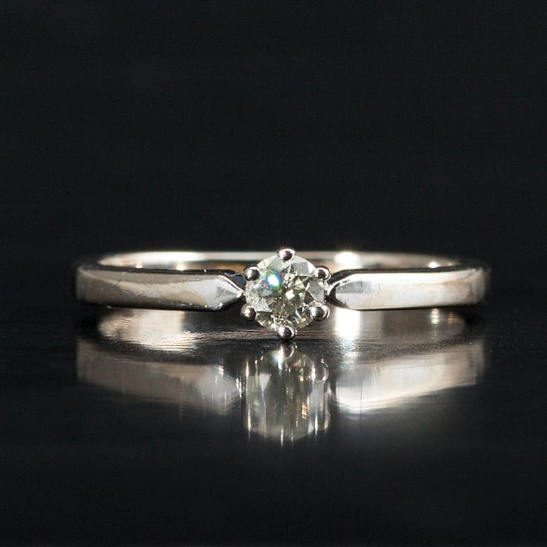 RING, 18K vitguld, briljantslipad diamant 0,17 ct. Gassan. Vikt 2,1 ct. Intyg.