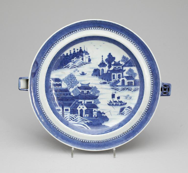 VÄRMEFAT, 3 st, porslin, Kina, Jiaqing ( 1796-1820).