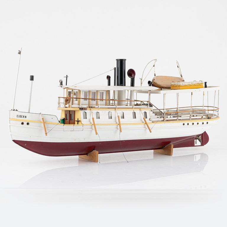 Fartygsmodell av S/S Ejdern.
