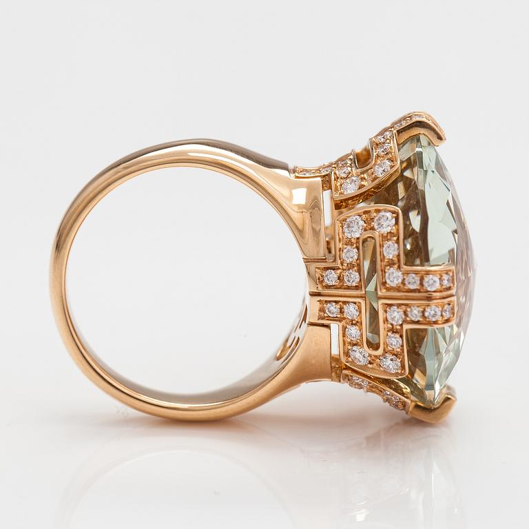 Bulgari, An 18K gold ring "Parentesi" with a green quartz and ca. 0.70 ct of brilliant cut diamonds in total.