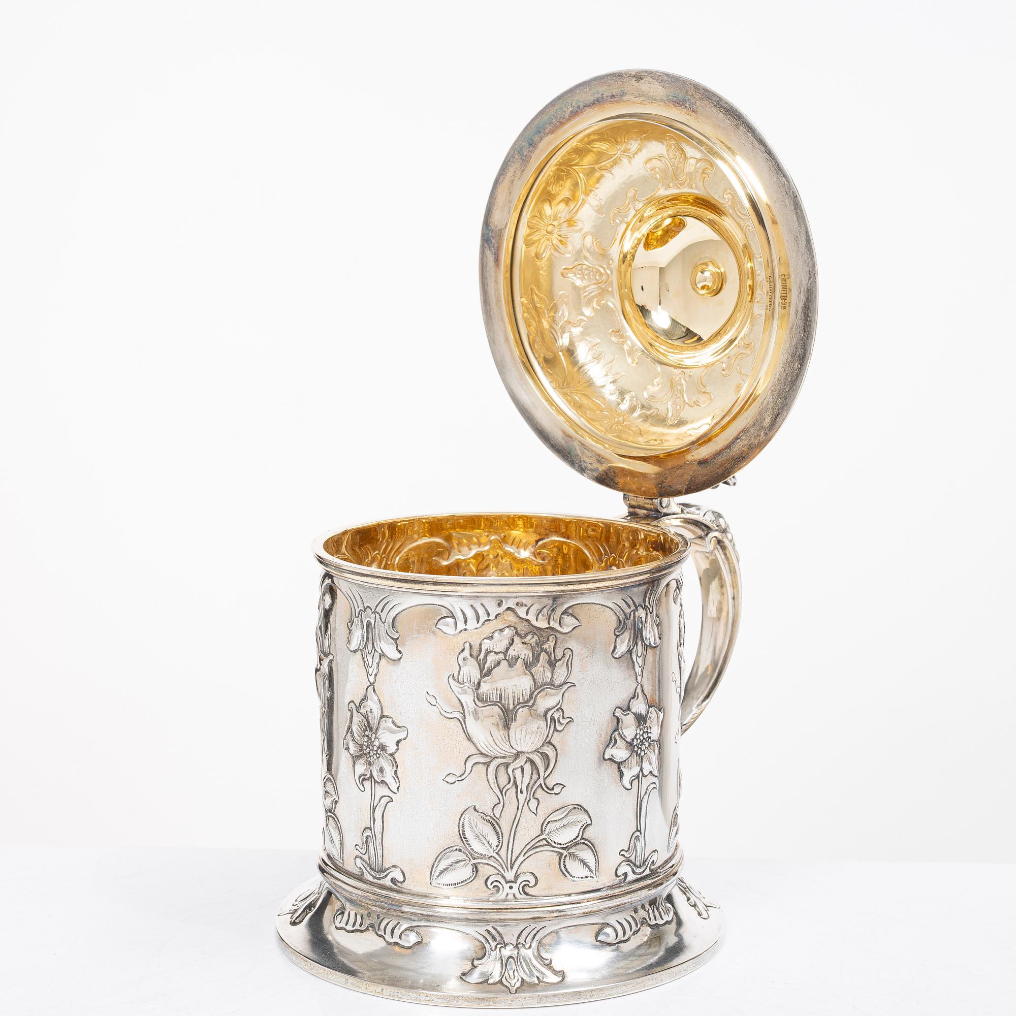 C.G. Hallberg, Dryckeskanna, silver, Stockholm 1903.