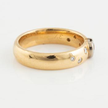 Ring, Engelbert, guld med briljantslipade diamanter.