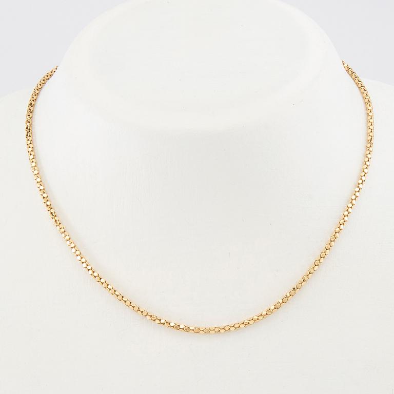 Necklace with fantasy links, 18K gold.