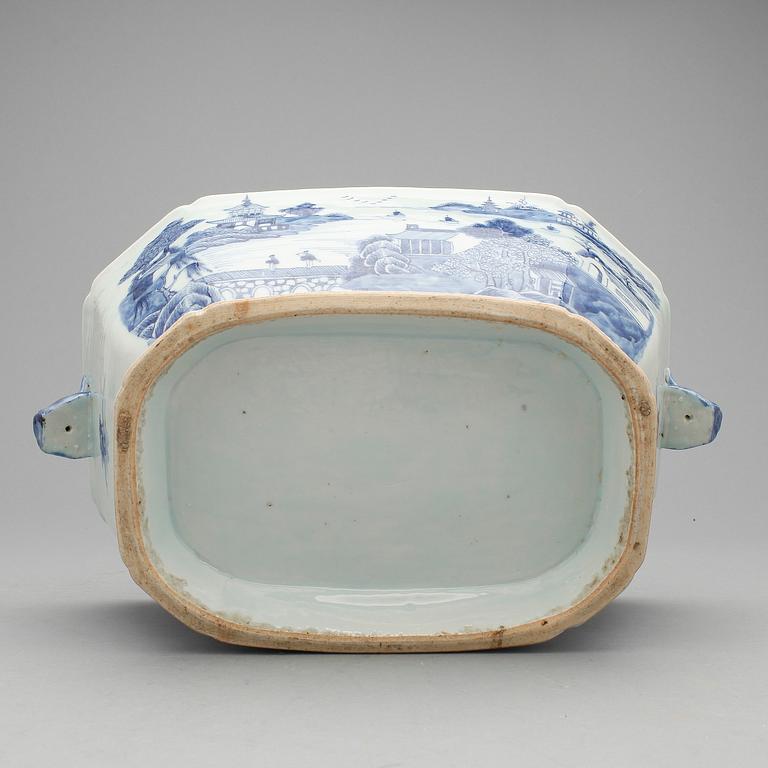 TERRIN med LOCK, kompaniporslin. Qing dynastin, Qianlong (1736-95).