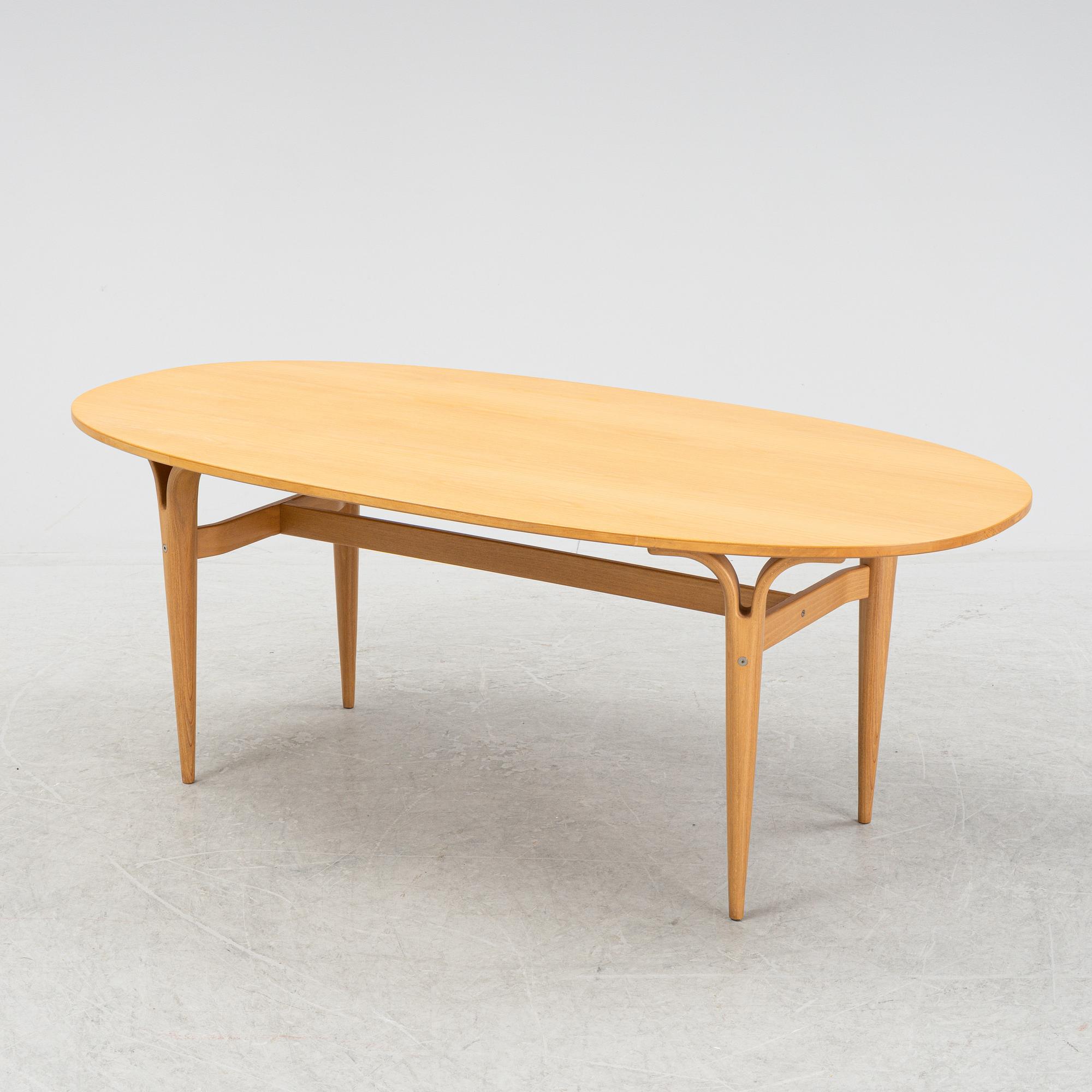 A coffee table by Piet Hein & Bruno Mathsson for Mathsson International, end of the 20th Century.