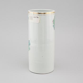 A Chinese brushvase from the beginning of the 20th century.