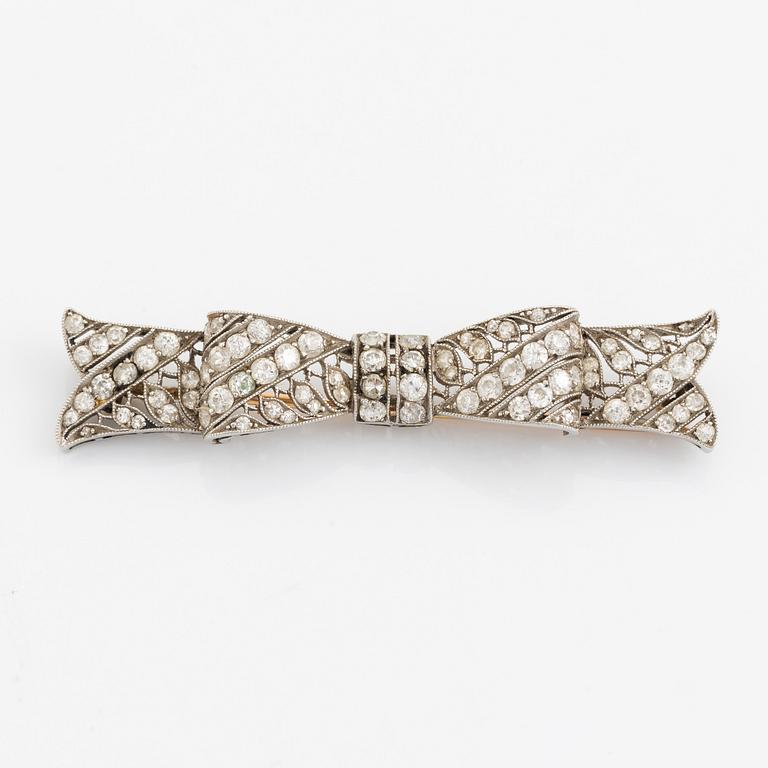 Old cut diamond bow brooch.