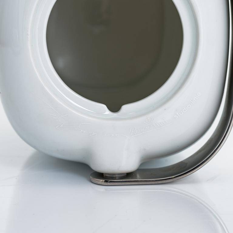 Timo Sarpaneva, A 74-piece 'Suomi' tableware set in porcelain, Rosenthal Studio-linie, 1980s. Design year 1976.