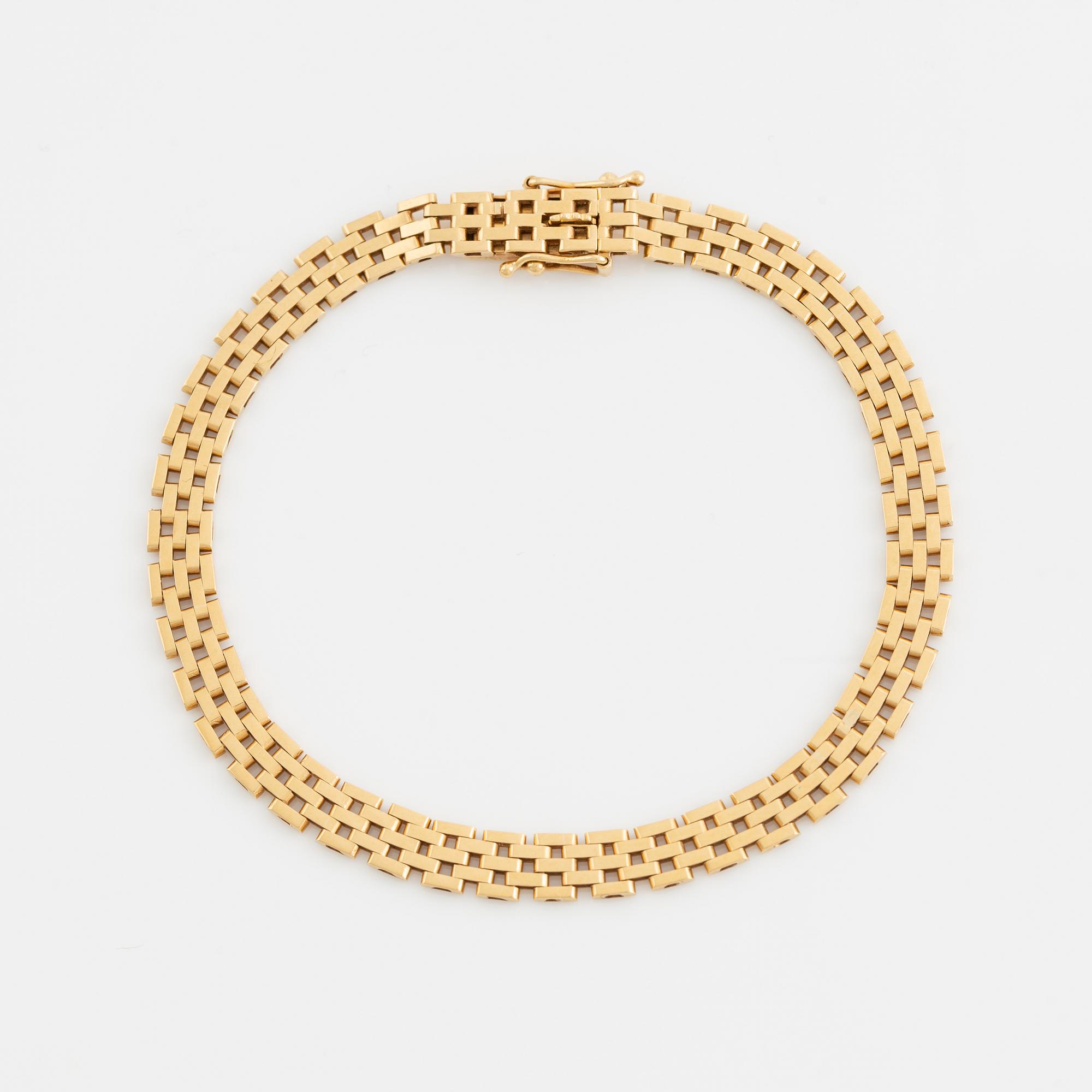 18K gold bracelet.