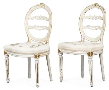 Six Gustavian chairs.