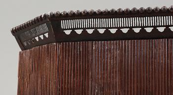 BRICKBORD. Sengustavianskt, 1800-talets början.