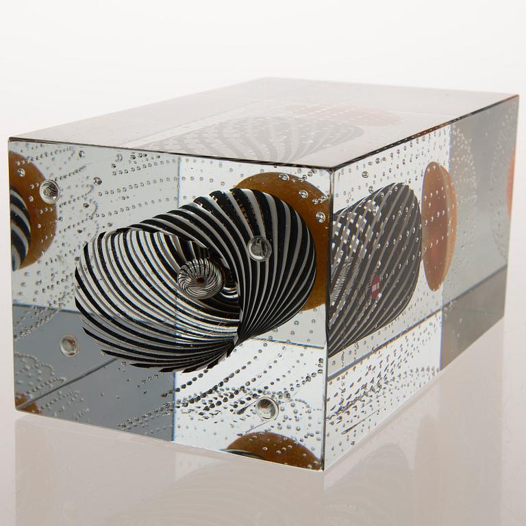 Oiva Toikka, JUBILEE CUBE, glass, signed Oiva Toikka Nuutajärvi 83/100.