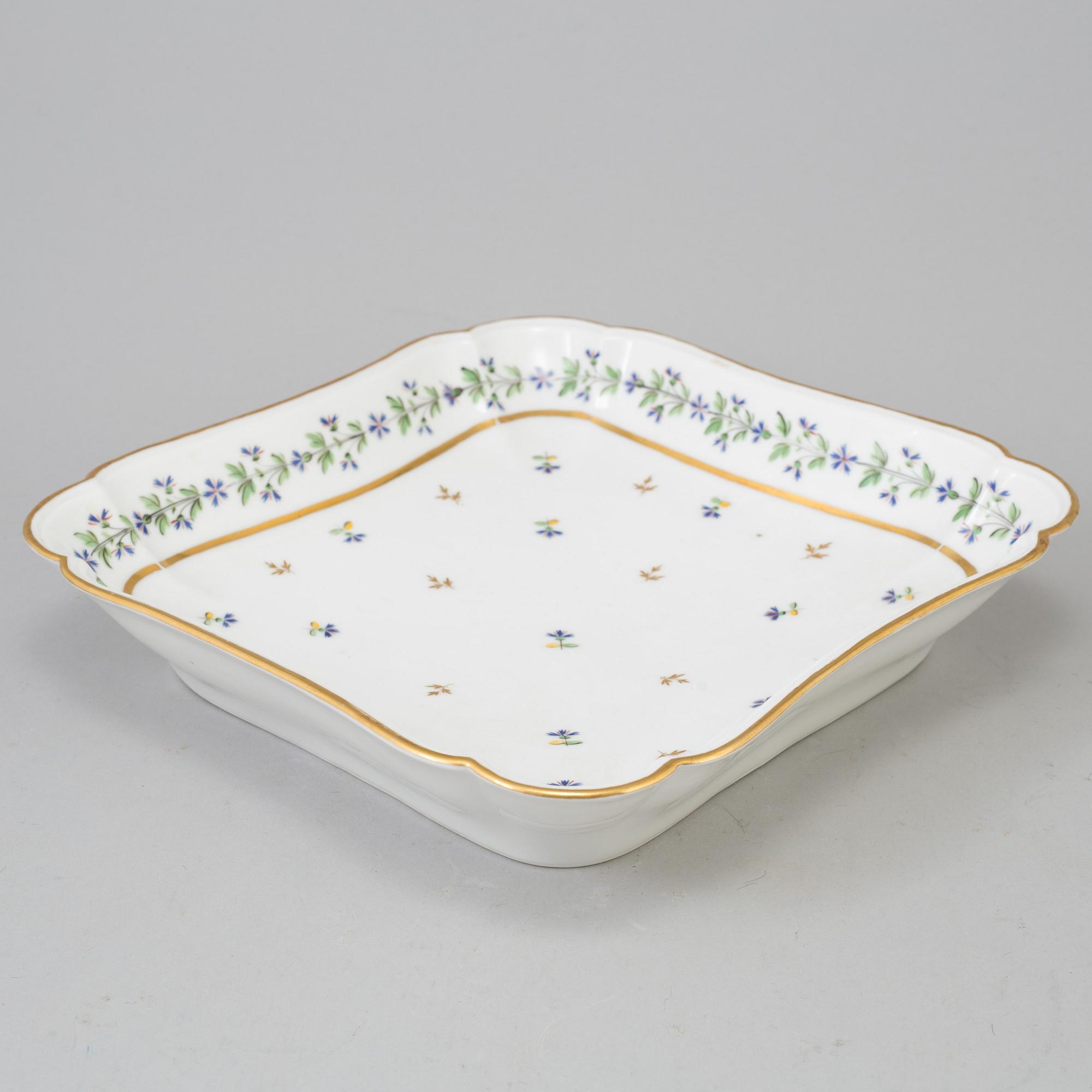 A French dinner service, circa 1800, some pieces marked M F Guerhard & Dahl.  (70 pieces).