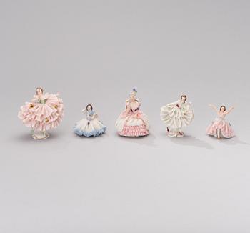 FIGURINER, 5 st, porslin, stämplade Dresden. 1900-talets mitt.