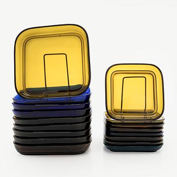 Kaj Franck, lautasia, 9 + 8 kpl, malli 5269, Nuutajärvi.