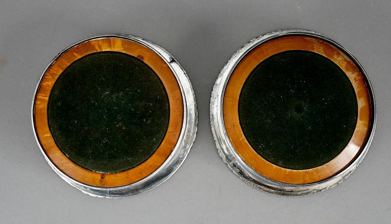 COASTERS, 2 st, nysilver, märkta Bannister, sekelskiftet 1800/1900.