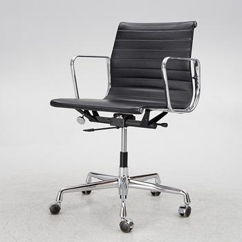 Charles & Ray Eames, kontorsstol, "EA117", Vitra.