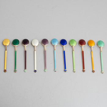 David Andersen, kaffeskedar, 11 st, förgyllt sterlingsilver och emalj, Norge, omkring 1900-talets mitt.