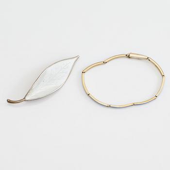 ARMBAND OCH BROSCH, sterlingsilver och emalj.