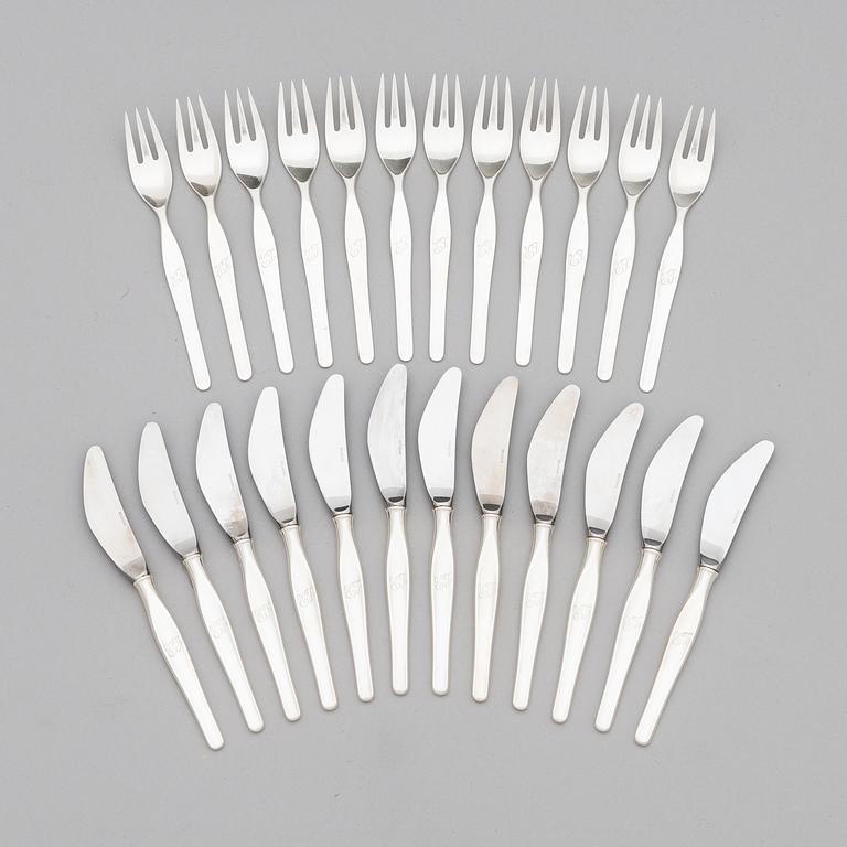 Tapio Wirkkala, A 152-piece set of 'Tapio' silver cutlery, Kultakeskus, Hämeenlinna 1963-1998.