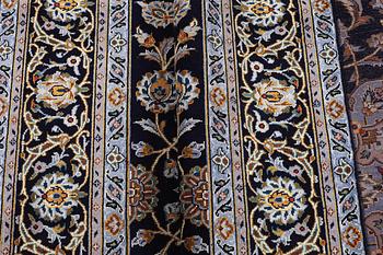 Matta, Keshan, ca 278 x 208 cm.