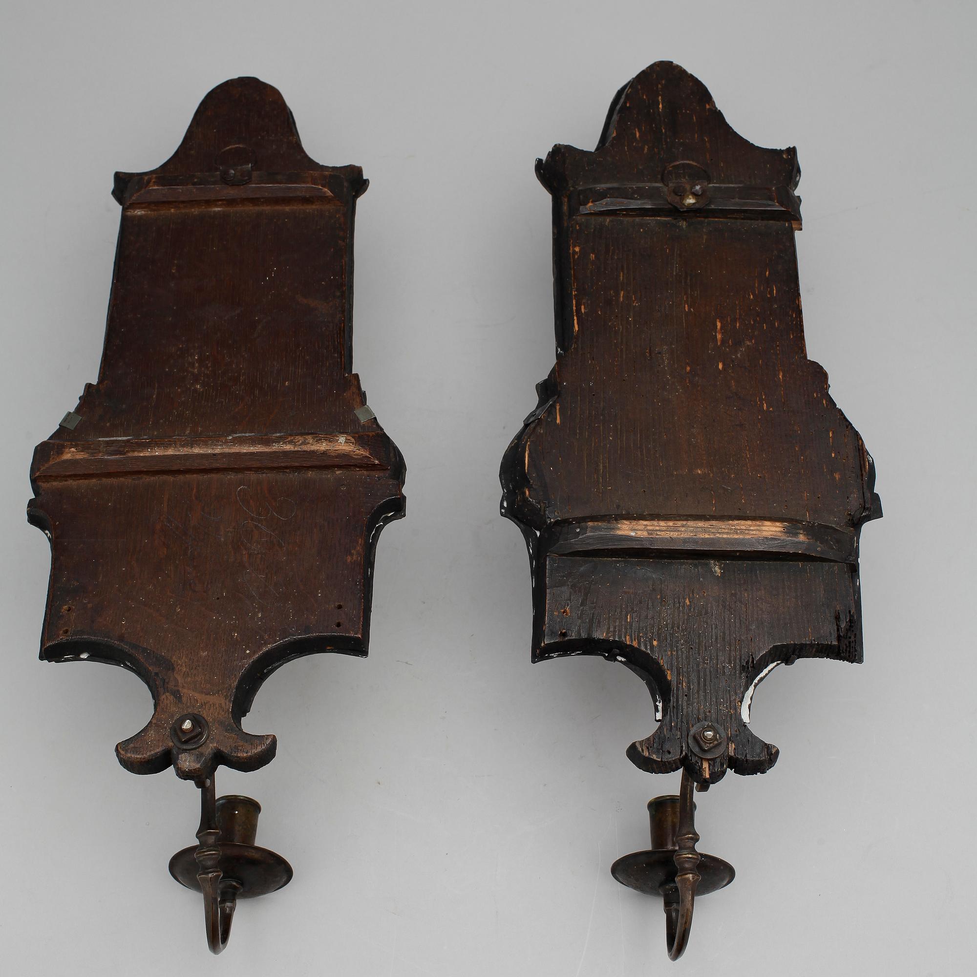 SPEGELLAMPETTER, ett par, delvis senbarock, 1700-tal.