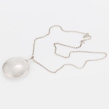 IBE DAHLQUIST, a sterling silver pendant and chain from Visby.