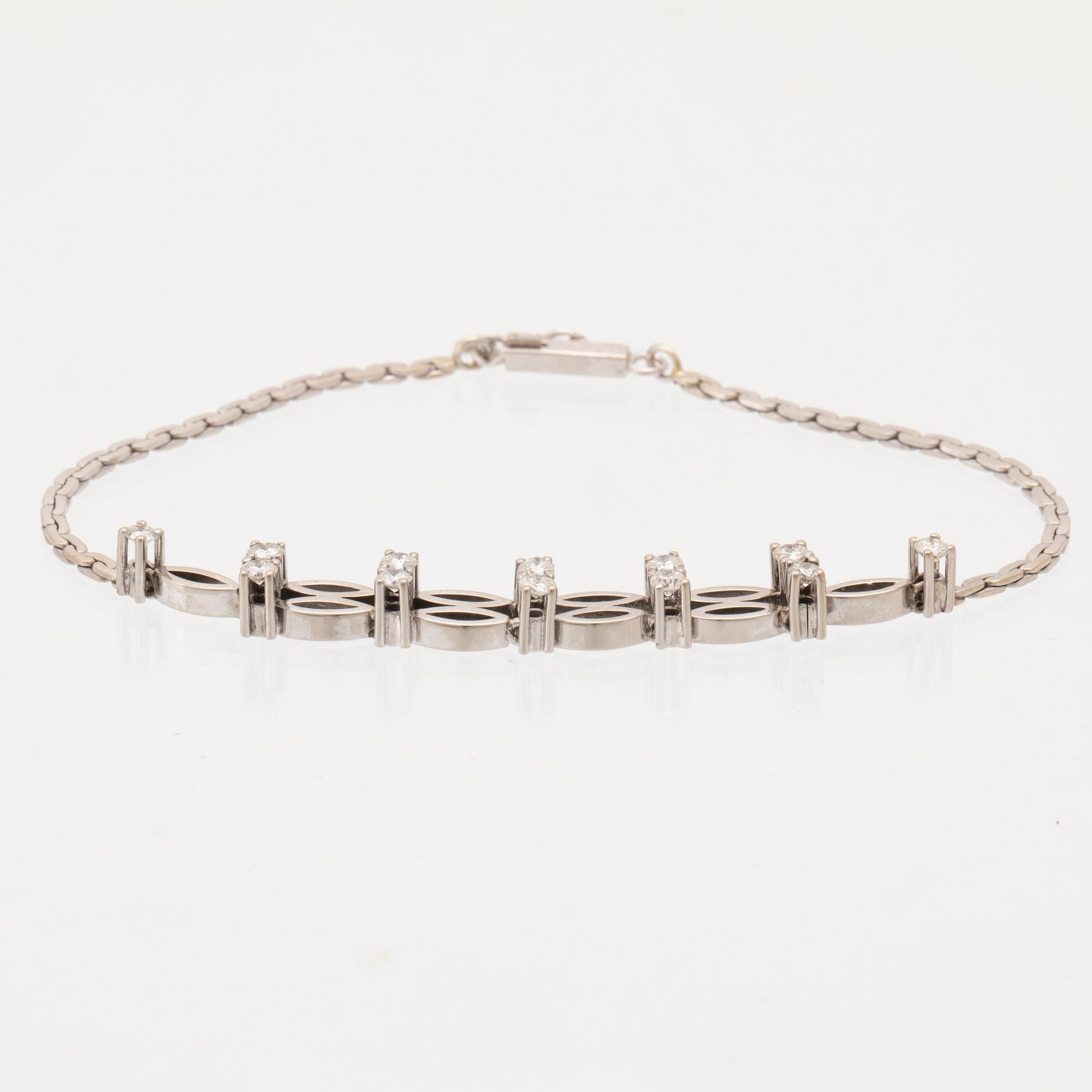 Armband 18K vitguld med runda briljantslipade diamanter.