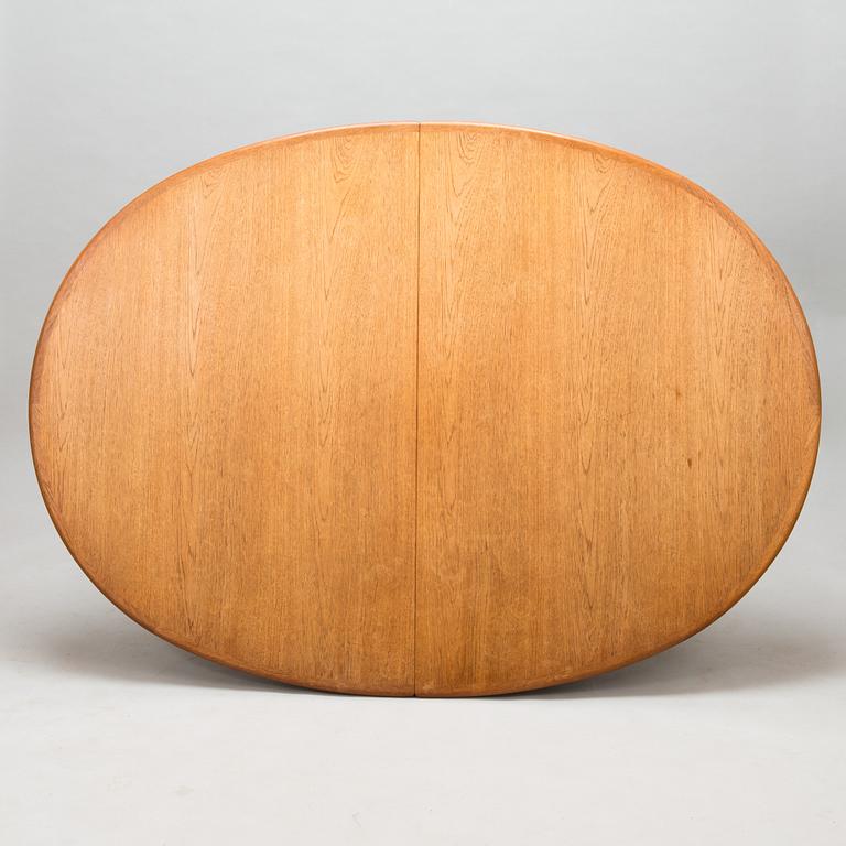 Hans J Wegner, A 1950s dining table model JH 567, Johannes Hansen, Denmark.