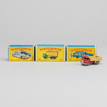 LESNEY MATCHBOX SERIES 4 st, bland annat DAF Tipper Container Truck RW 47C-1.